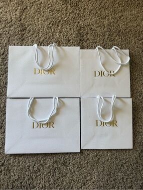 NEW Dior shopping bag 2 medium and 2 large
